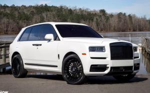 Rolls-Royce Cullinan Arctic White on Forgiato Wheels (TEC 3.1)